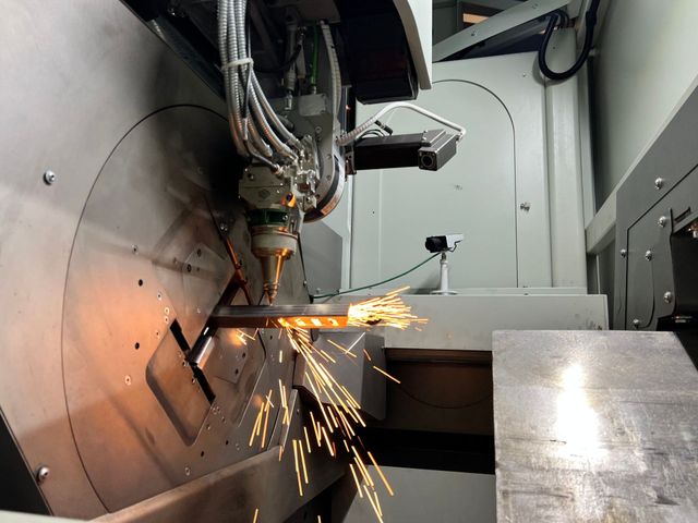 cnc laser tube cutting machine