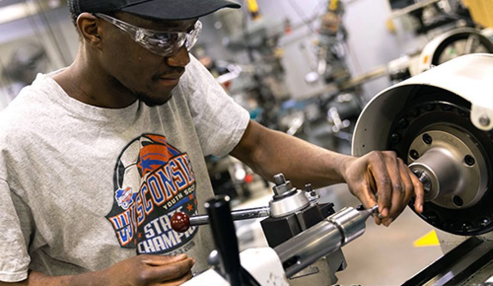 is cnc machining a good career